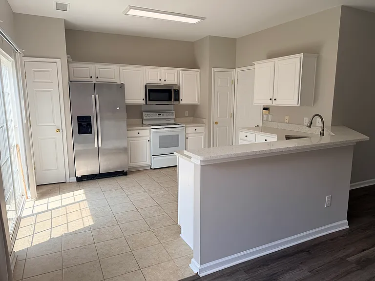 3408 Laurenhurst Ln — Photo 8