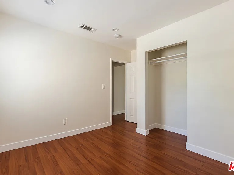 1206 N Beachwood Dr — Photo 19