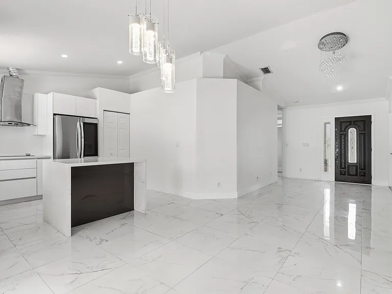 105 Vanessa St — Photo 19