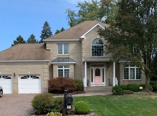 10 Rons Edge Rd, Springfield, NJ 07081