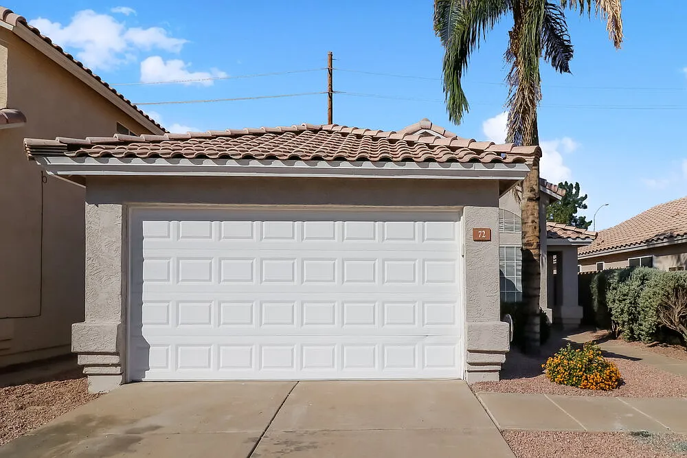 3 bed, 2.0 bath, 1234 sqft, $2,435 — Photo 1
