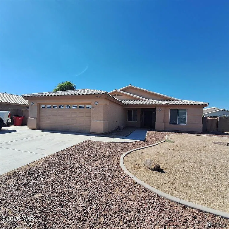 3 bed, 2.0 bath, 1349 sqft, $1,800 — Photo 2