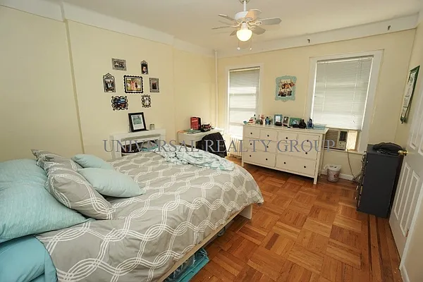 Rented by Universal Realty Group | media 5