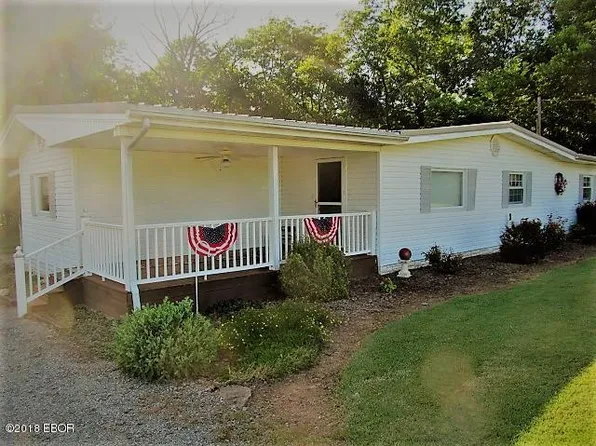 16881 N Jaycee Lake Ln, Mount Vernon, IL 62864