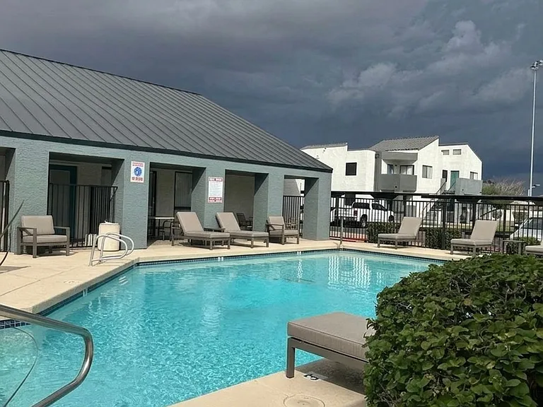 Desert Wind Apartments — Photo 8