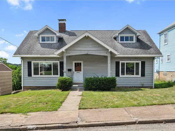 223 Pershing Dr, New Kensington, PA 15068