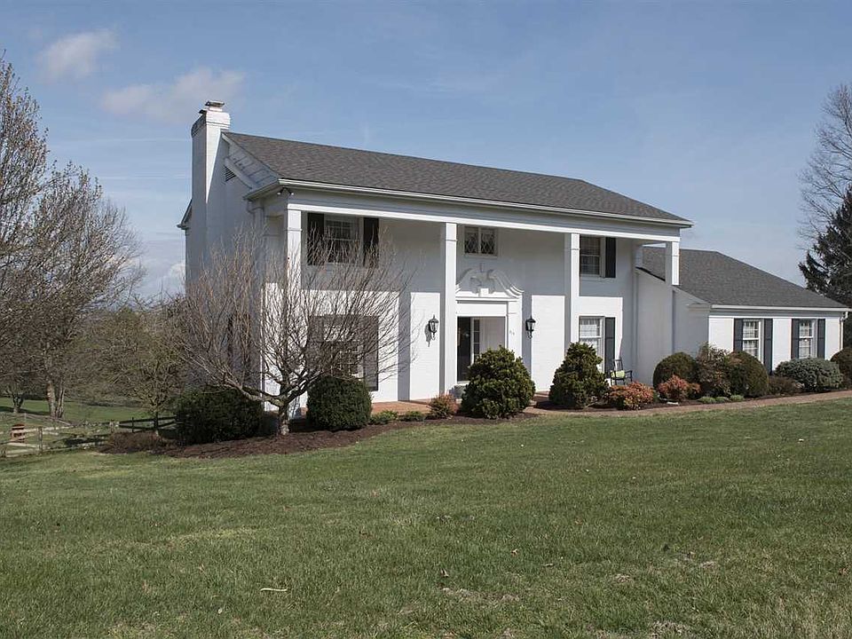 2nd image of 315 Fairway Dr
