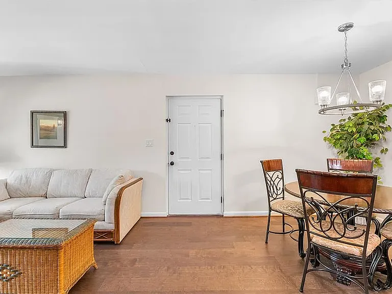 19505 Quesada Ave — Photo 5