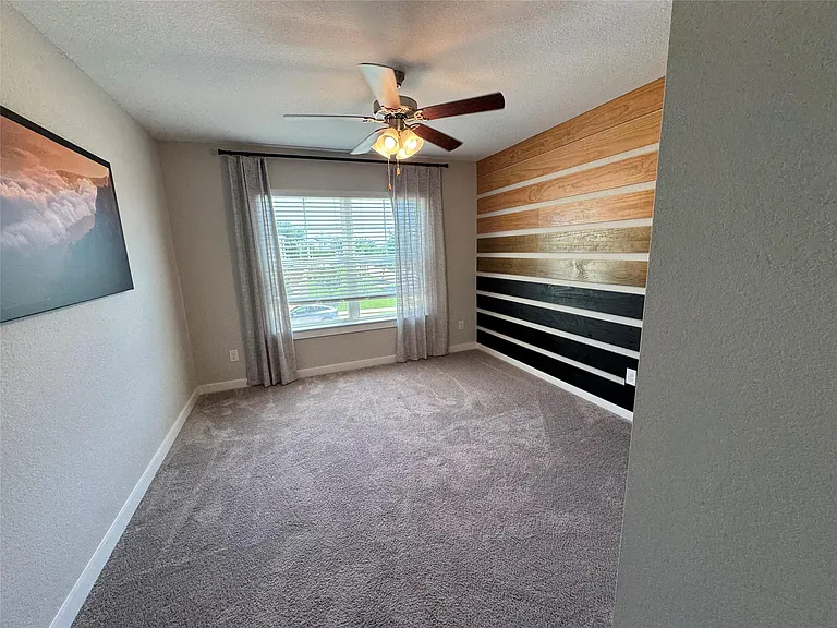 2328 Calvert Dr — Photo 14