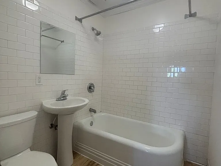 200 Perry St — Photo 13