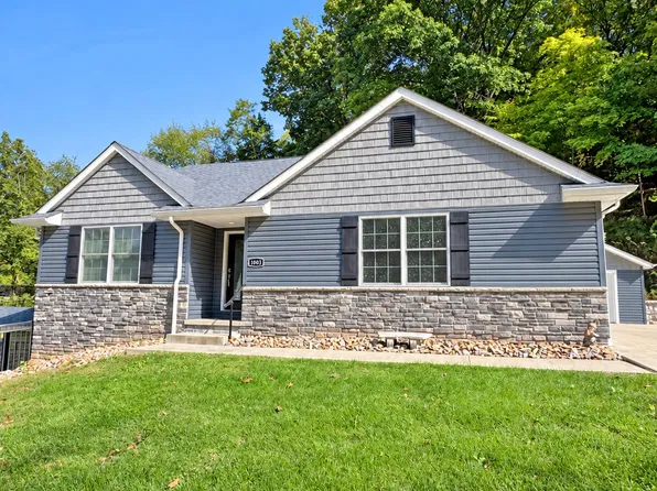 1003 Laurel Hill Dr, Homestead, PA 15120