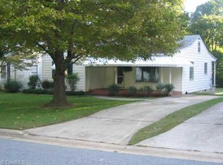 2314 NW Dellwood Dr, Greensboro, NC 27408