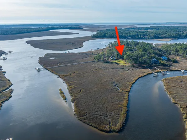 4 Creek Point Ln, Edisto Island, SC 29438