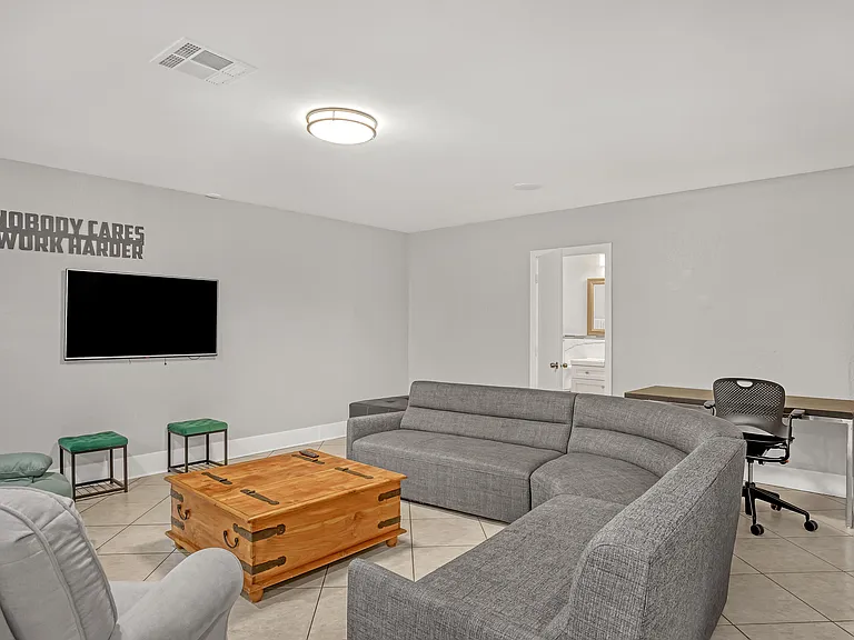 10780 Anderson Ln — Photo 59