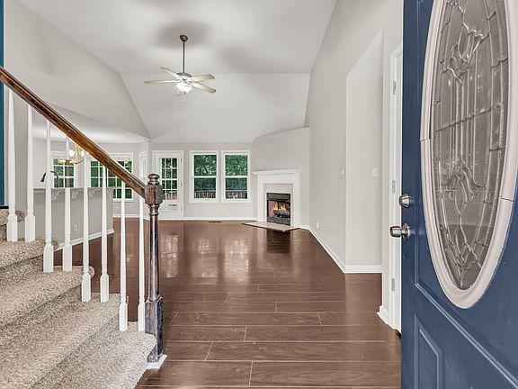 3rd image of 1641 Cedar Springs Cir