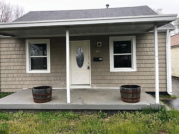 2nd image of 1421 Highlawn Ave
