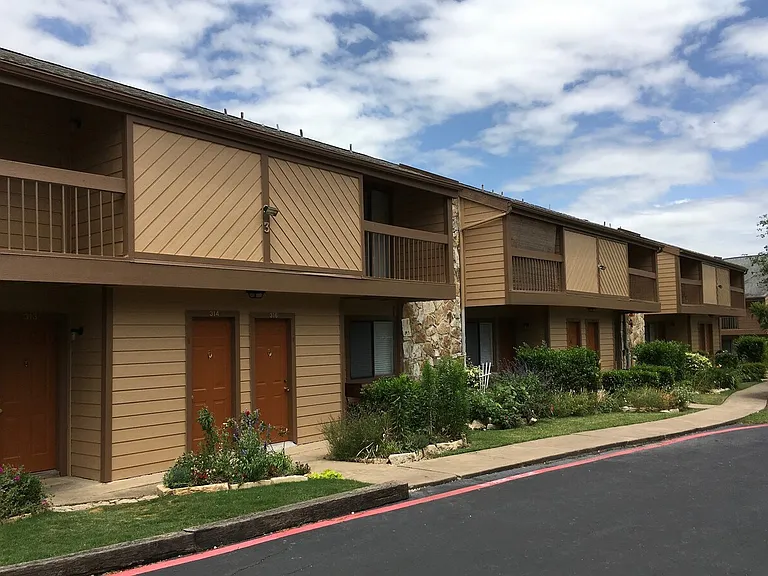 Apple Creek Apartments — Photo 7