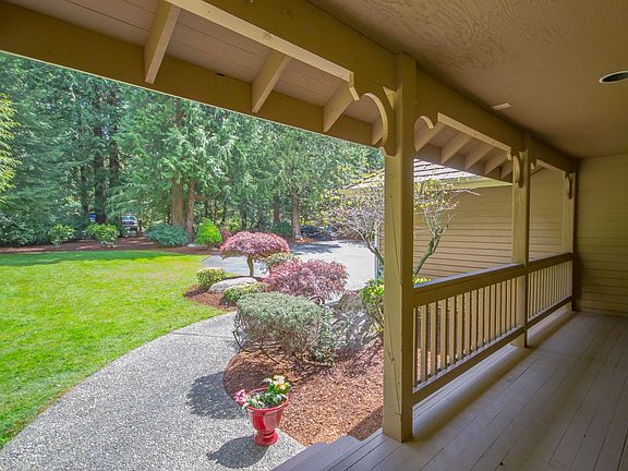 2nd image of 24105 NE 27th Pl