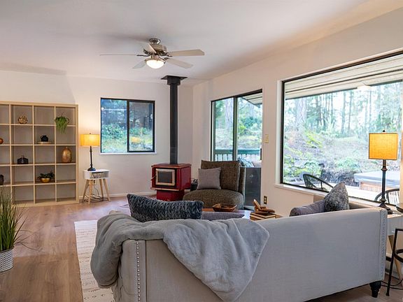 4th image of 37150 Schooner Way
