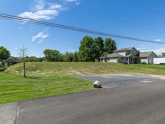 5th image of 3550 E Harbor Dr