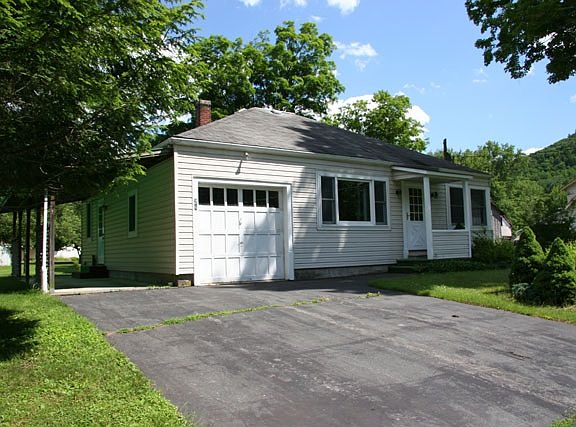 3rd image of 28 Hortonville Main St