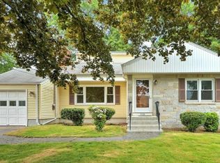 228 Corbin Rd, Hamden, CT 06517