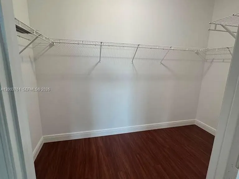 556 NW 39th Cir #Townhouse 556 — Photo 2