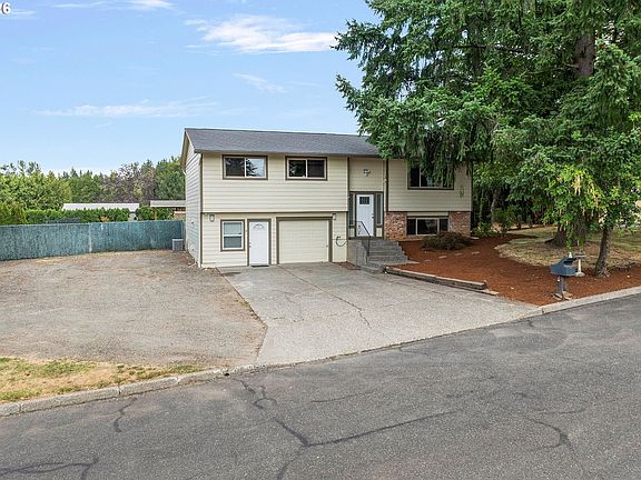 4th image of 18027 SE Emi St