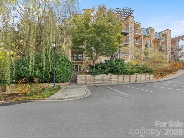 127 Bowling Park Rd, Asheville, NC 28803
