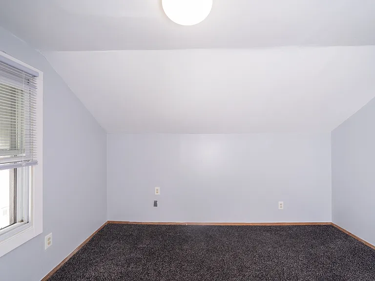 12105 Evergreen Ave — Photo 24