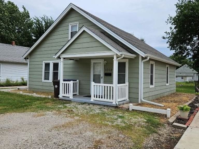 Listing photo 2
