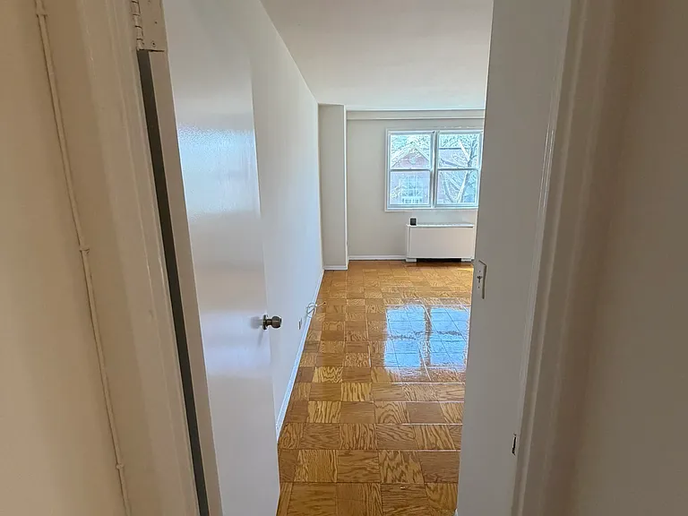 39 E 39th St #2L — Photo 33