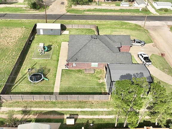 4th image of 2302 Highland Dr