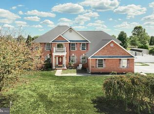 37 Amanda Dr, Littlestown, PA 17340