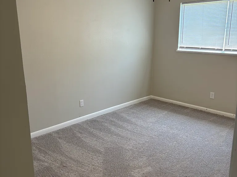 3227 Galaxy Dr — Photo 6