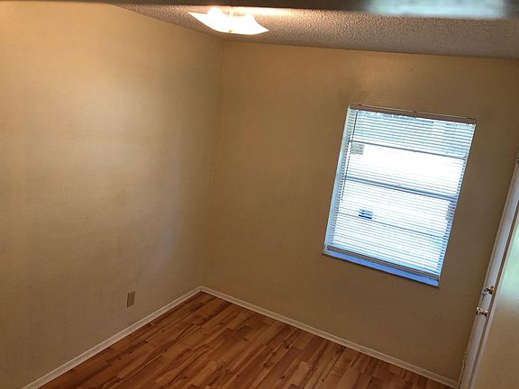 3rd image of 27184 Wakefield Dr