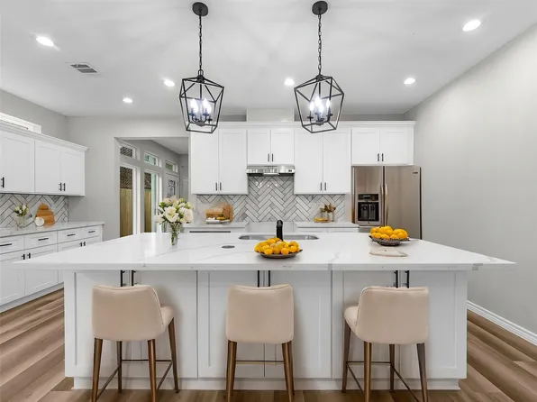 1317 W Bell St, Houston, TX 77019