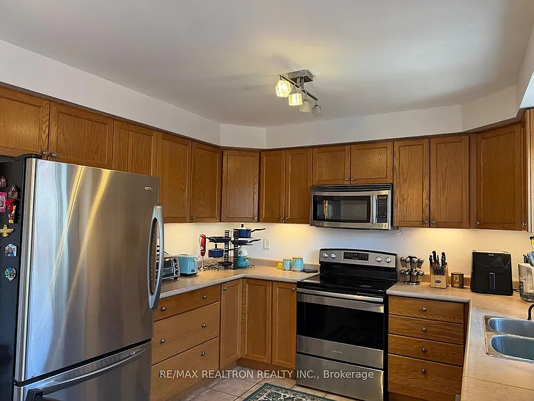 141 Gail Parks Cres — Photo 18