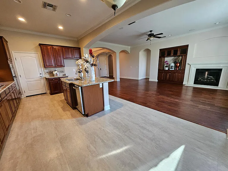 2046 Stockman Cir — Photo 13