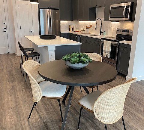 Dining Room & Kitchen