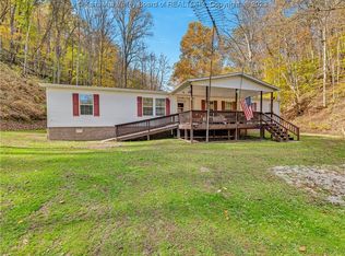 97 Carter Dr, Poca, WV 25159