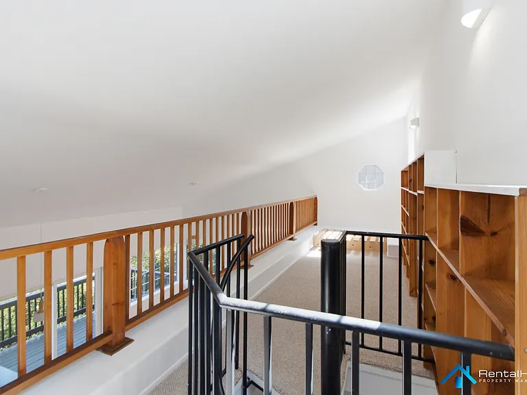 2433 Hines Dr — Photo 12