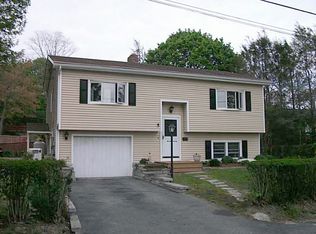 5 Woodbine St, Bristol, RI 02809