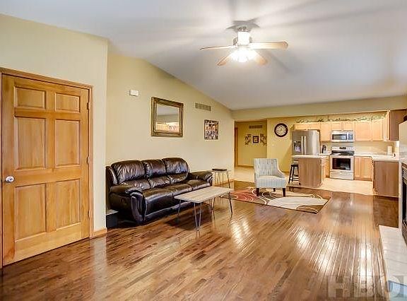 5th image of 3348 Gleneagle Dr #U