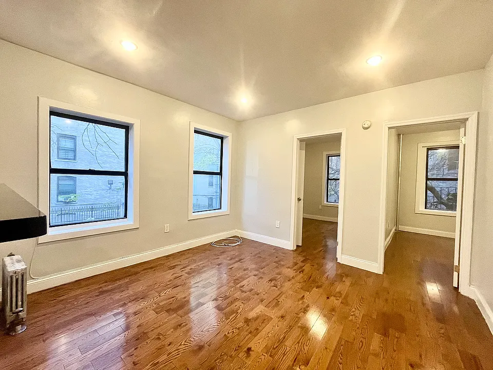 541 W 156th St #9