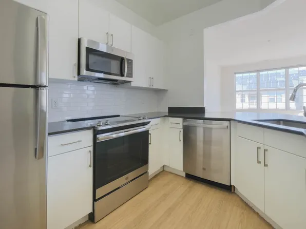 Four Avenue image 57 of 69