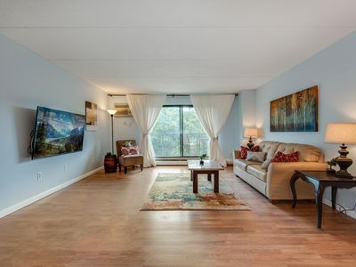 10501 Cedar Lake Rd APT 318, Minnetonka, MN, 55305