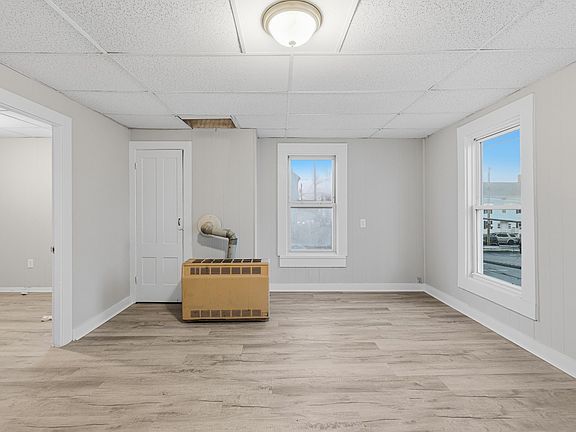 4th image of 255 Rodman St #4