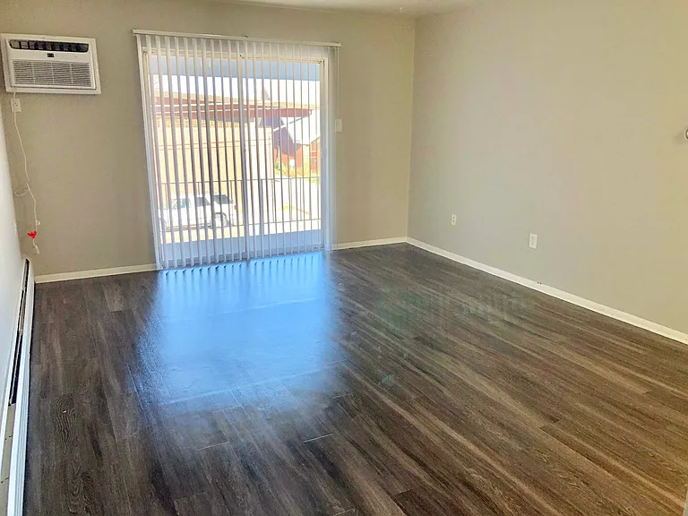 Explore this bright and inviting living room, perfect for relaxation and entertainment. Explore this bright and inviting living room, perfect for relaxation and entertainment.