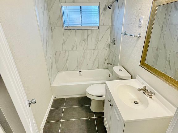 5th image of 718 Blueberry Ln